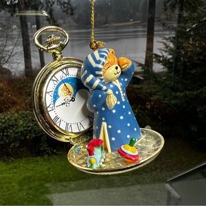 Enesco Lucy Rigg Vintage Teddy Bear Stopwatch Christmas Scene Ornament 1987